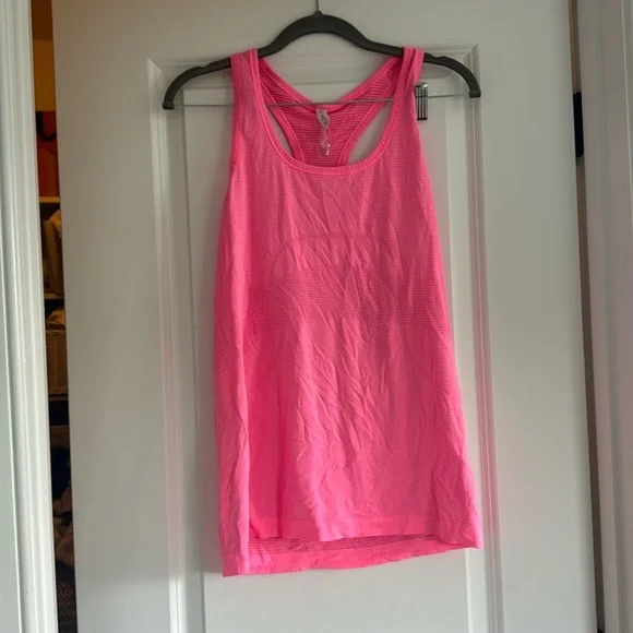Lululemon Razorback Tank - Picture 1 of 3